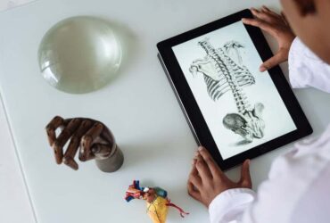 How Online Courses Can Prepare You for a Career in Medical Investigation