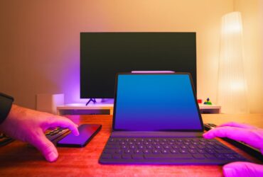 How Do Physical Distractions Affect Remote Learning?