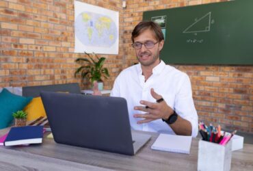How to Become a Florida Virtual School Teacher
