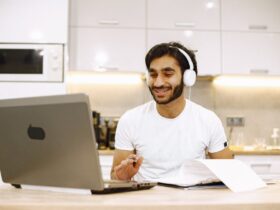 is e learning the same as blended learning