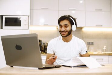 is e learning the same as blended learning