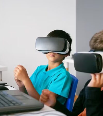 How Can Virtual Reality be Used in Education